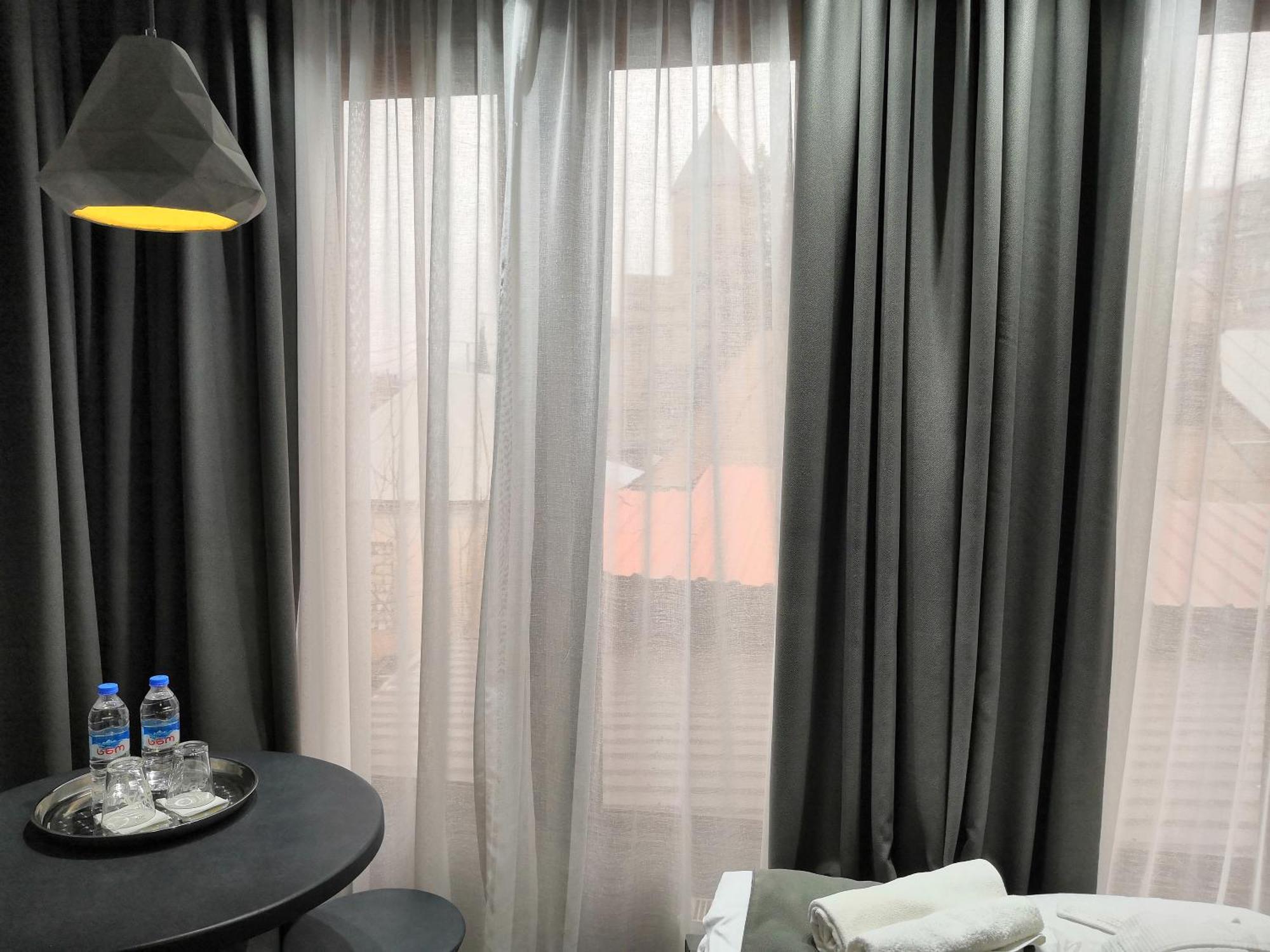 Piano Borracho Boutique Hotel Old Tbilisi Ruang foto